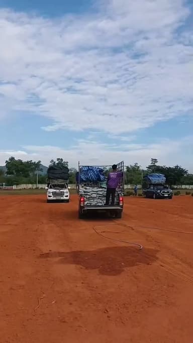 หญ้าปูสนามบอล 10,000 เมตร