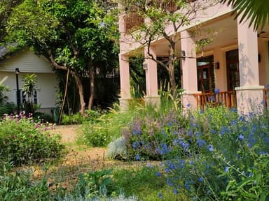 🌼 รับจัดสวนดอกไม้ สวยงามอย่างมีสไตล์